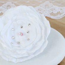 Charger l&#39;image dans la galerie, accessoire mariage jolie fleur satin blanche
