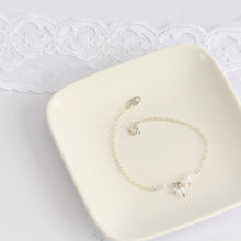 Charger l&#39;image dans la galerie, Bracelet mariage perles blanches et transparentes 
