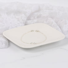 Charger l&#39;image dans la galerie, Bracelet de mariée minimaliste perle nacrée blanche swarovski 
