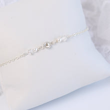 Charger l&#39;image dans la galerie, Bracelet mariage minimaliste swarovski perles nacrées 
