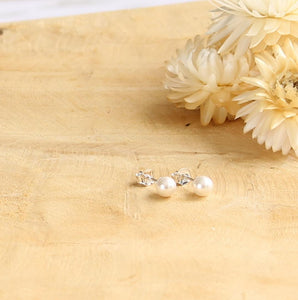 Boucles d'oreilles mariée perles nacrées blanches