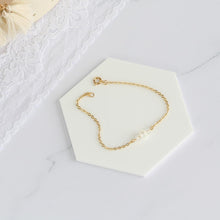 Charger l&#39;image dans la galerie, Bracelet mariage doré or fin perle nacre naturelle blanche
